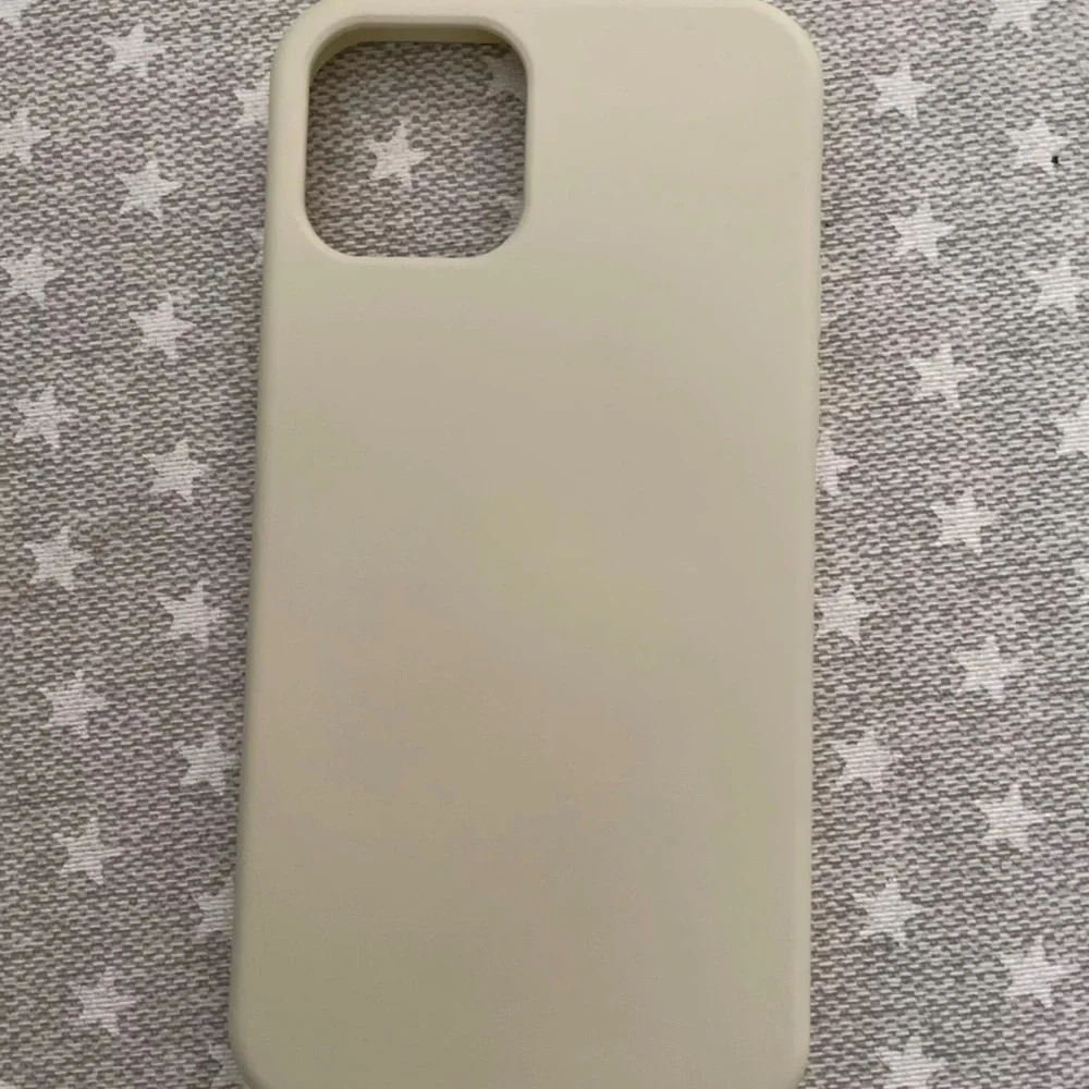 NWOT Crossbody Necklace Strap Silicone Phone Case
